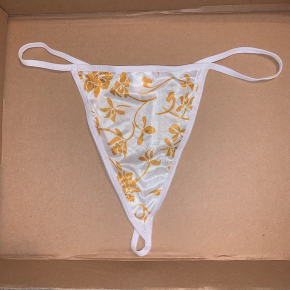 6 G-strings - Picture 4 of 6